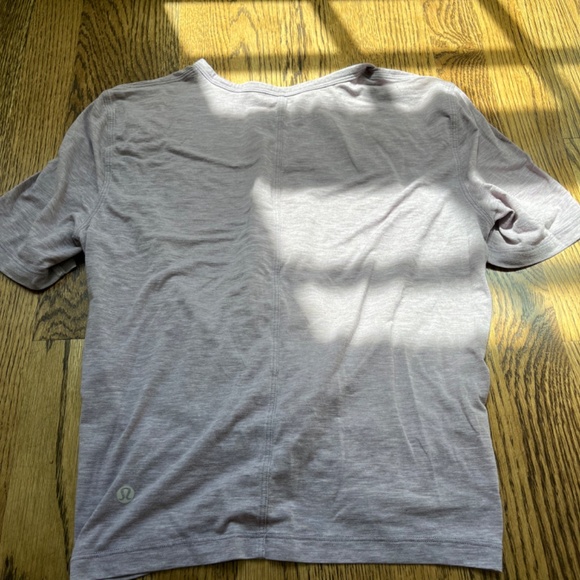 Lululemom Yoga shirt tie in front size 2 - Picture 2 of 3